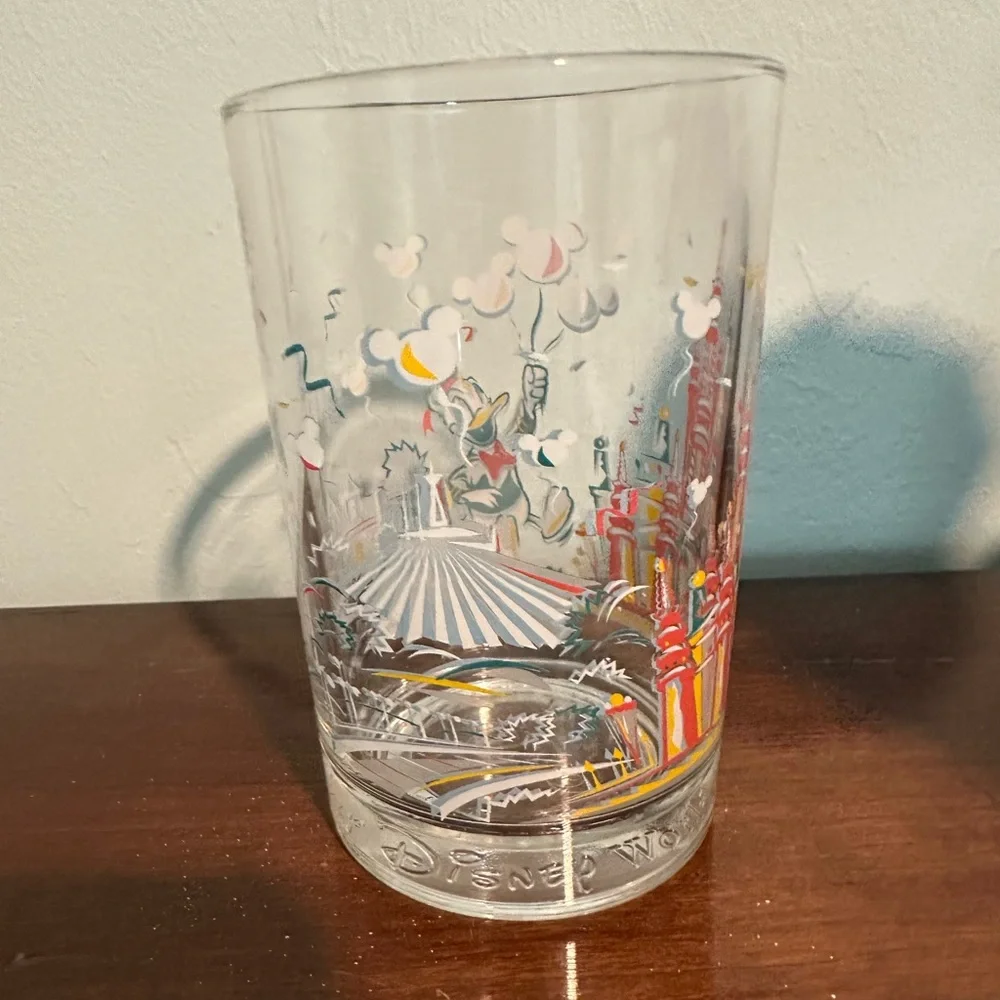 McDonalds 1996 Walt Disney World Remember The Magic 25th Anniversary Glass - Picture 4 of 5